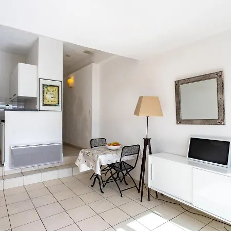 Lejlighed Les Floralies Ii-1 By Interhome Le Lavandou